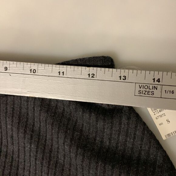 H.I.P. (Happening In The Present) Tilly’s NWTs Gray Knit Skater Mini Skirt Sz S - Picture 8 of 9